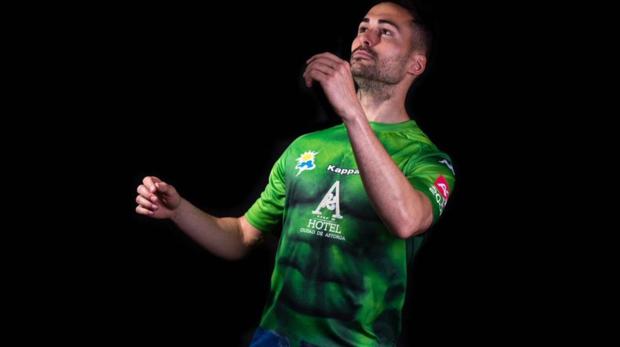 La camiseta del Atlético Astorga recuerda al Increíble Hulk