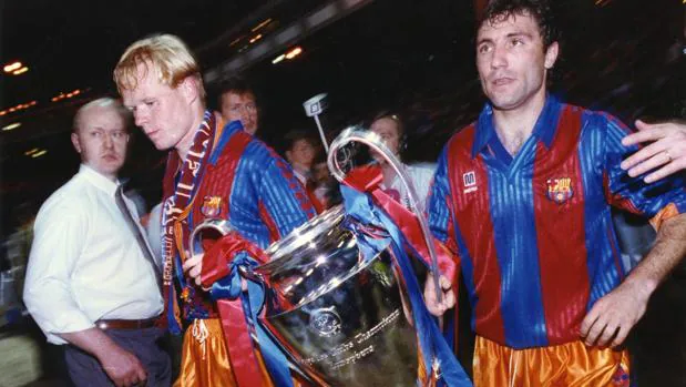 Koeman y Stoichkov con la Copa de Europa conquistada en Wembley en 1992