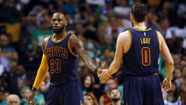 Los Cavaliers de LeBron siguen imbatibles