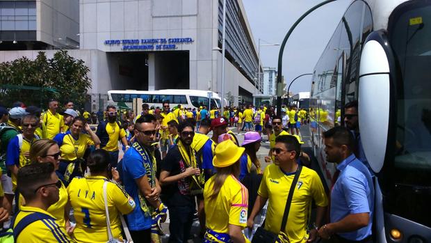 Más de 7.000 cadistas parten para disfrutar del Sevilla Atlético vs Cádiz CF