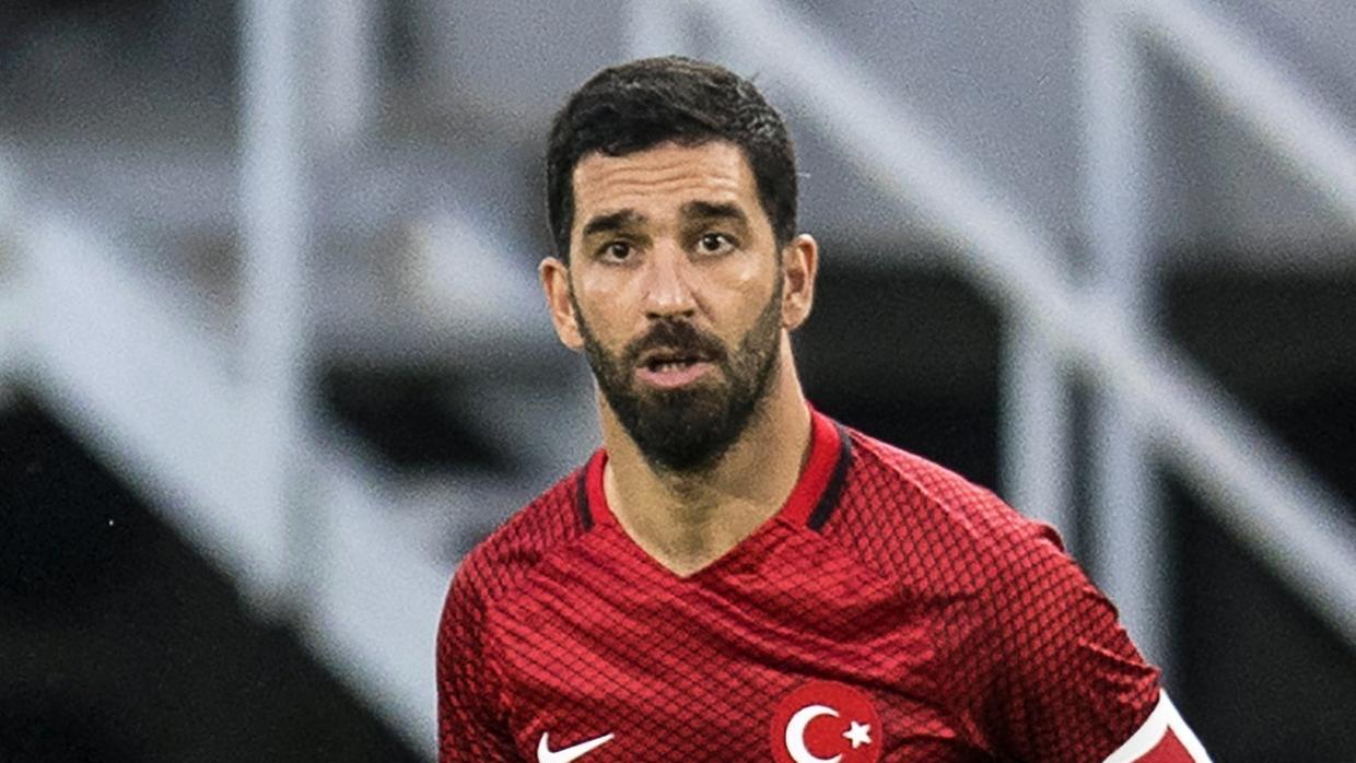 El futbolista Arda Turan, durante un partido con la selección turca