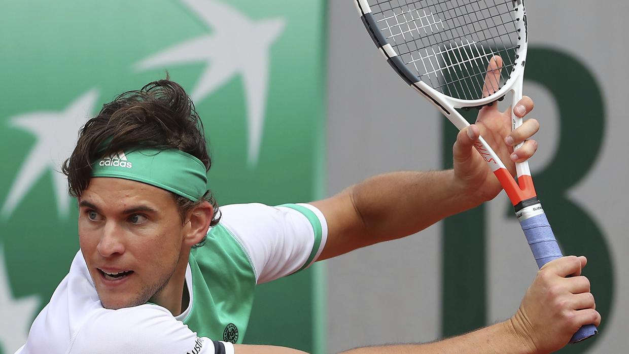 Thiem, durante su partido contra Djokovic en París