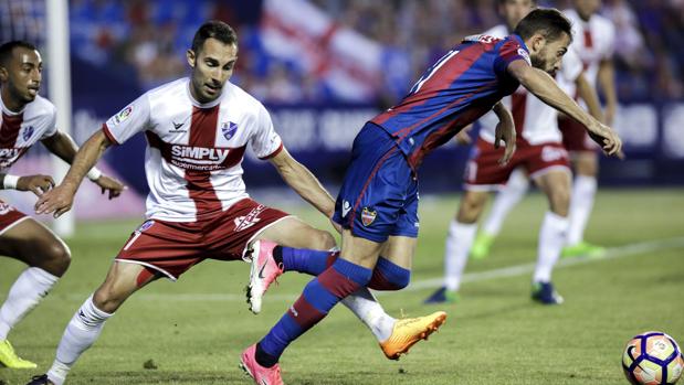 El Huesca jugará la promoción de ascenso y el UCAM Murcia desciende de categoría