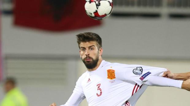 España cumple en Macedonia con mucho fútbol control