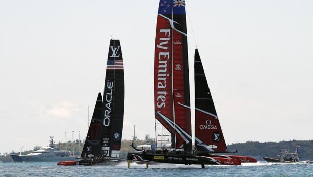 «New Zealand» gana los dos primeros asaltos a «Oracle»