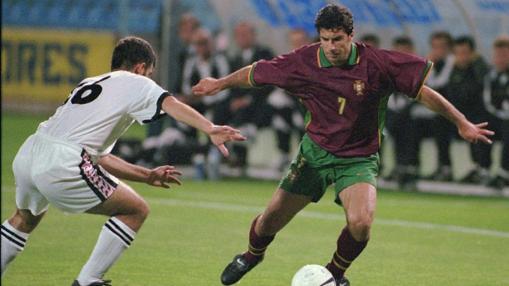 Luis Figo con la selección de Portugal.