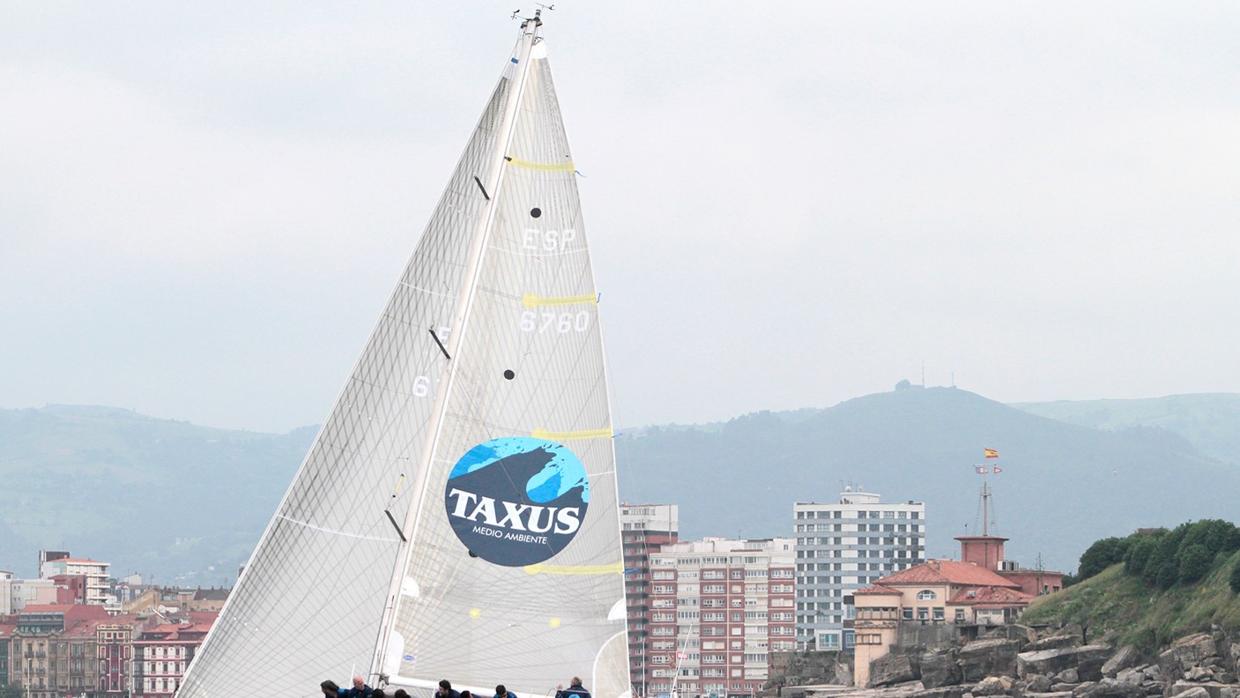 El «Taxus» revalida el título en la Regata Isastur