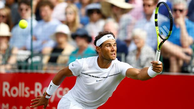 Nadal gana un partido de exhibición antes de Wimbledon