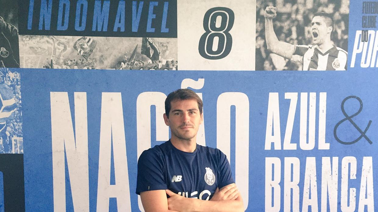 El portero español Iker Casillas en las instalaciones del Oporto