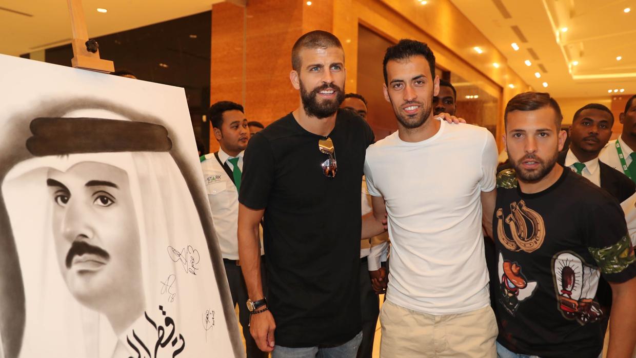 Gerard Piqué, Sergio Busquets y Jordi Alba durante su visita a Qatar