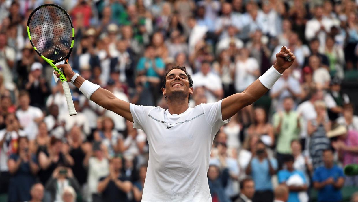Rafael Nadal celebrando su triunfo en su segundo partido en Wimbledon