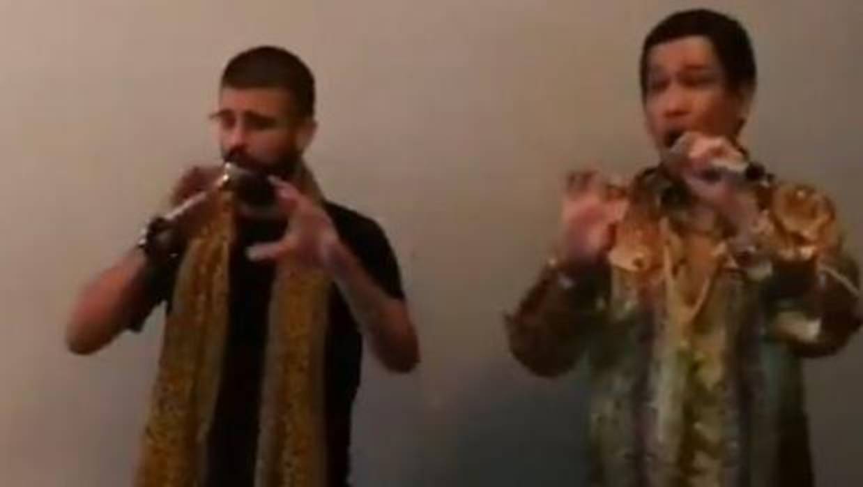 El inclasificable vídeo de Piqué con el cantante de «Pen-Pineapple-Apple-Pen»