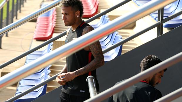 Neymar el pasado lunes antes de entrenarse junto al equipo