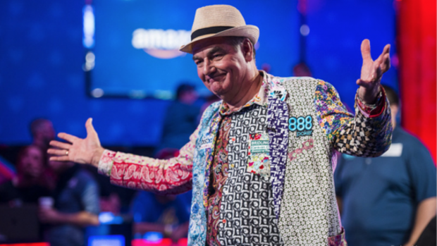 El abuelo John Hesp se despierta millonario del sueño americano de las WSOP