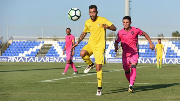 El Levante vence a un Cádiz CF muy ordenado