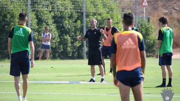 El Cádiz CF sigue sudando en La Manga