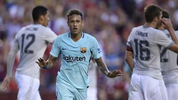 Neymar durante un partido de pretemporada