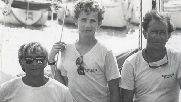 Felipe VI, con 16 años, formando parte de la tripulación del «Sirius II» con los hermanos Rodríguez Toubes