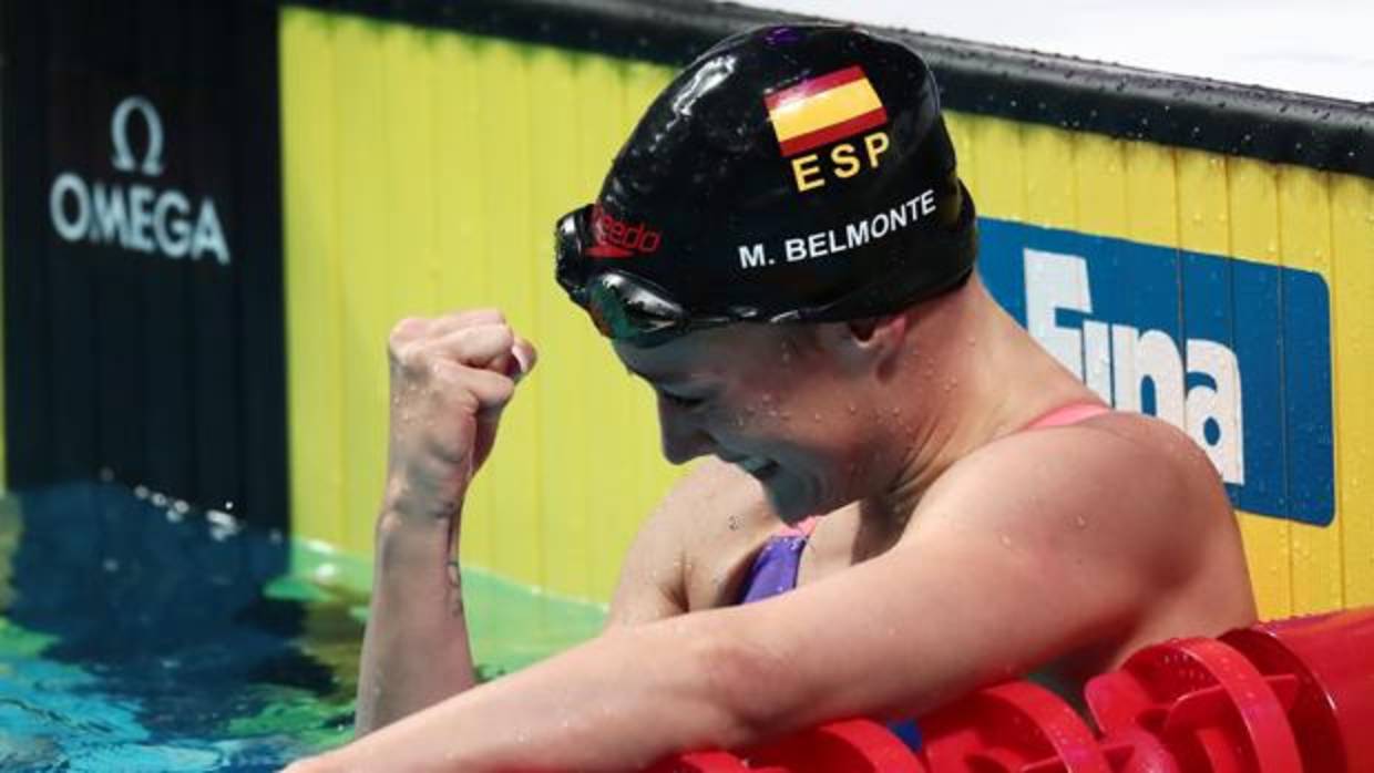 Mireia Belmonte celebra el oro en 200 mariposa