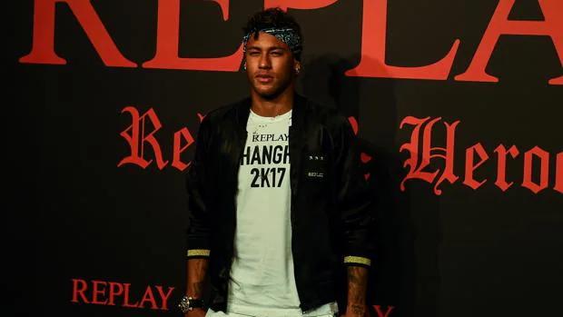 Neymar en un evento en Shanghai