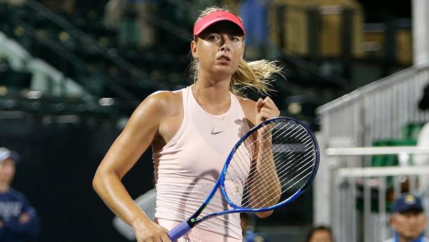 Sharapova reaparece con victoria