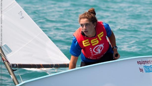 Marina León se coloca en el puesto 16 del Europeo de Optimist