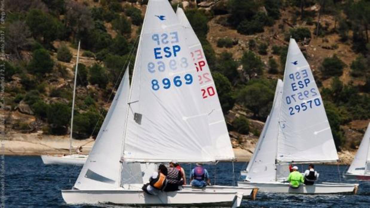 El II Trofeo Memorial Guillermo Poyán se disputa en la Ría de Arousa