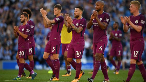 El City de Guardiola gana sin lucirse en su debut