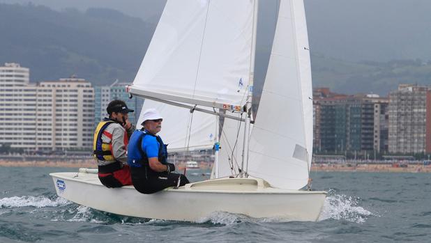 Francisco y María Palacio, ganadores de la tercera fase, del Trofeo de Verano de Snipe