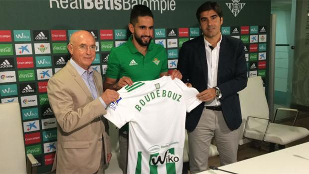 Boudebouz: «Mi interés por venir al Betis era máximo»