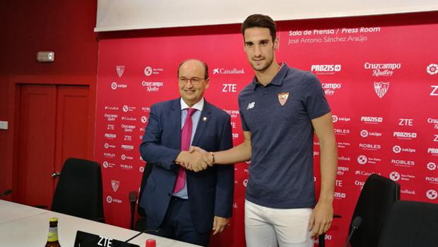 Sergio Rico: «Esta renovación es una satisfacción increíble»