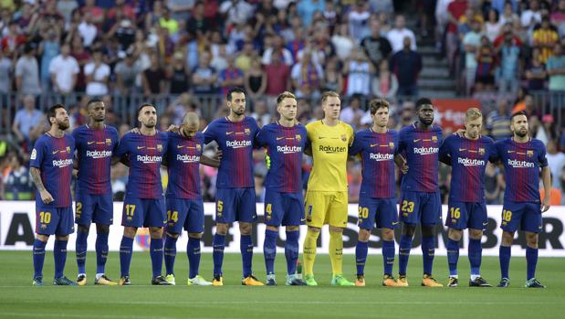 Emotivo minuto de silencio en el Camp Nou