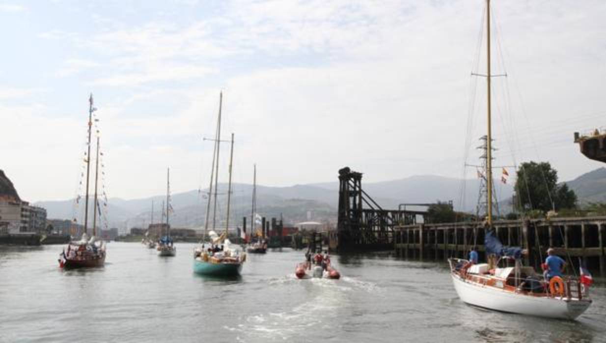 Subida de barcos clásicos por la Ría