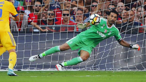 Buffon estalla contra el VAR: «Esto parece waterpolo»