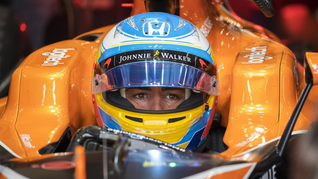 Alonso: «Estaría encantado de seguir en McLaren; solo con un cambio»