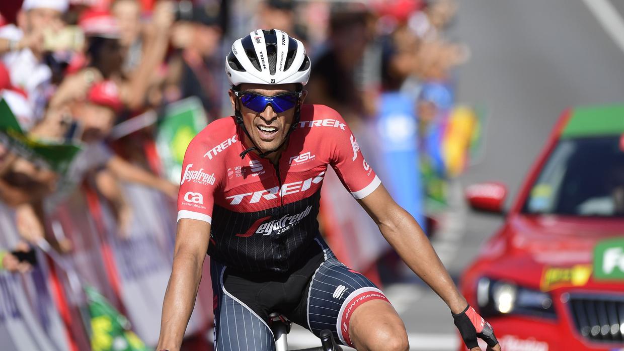 Alberto Contador, a su llegada a la meta en la etapa de hoy