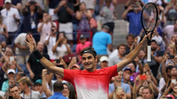 Federer se cita con Feliciano en tercera ronda tras una victoria sufrida