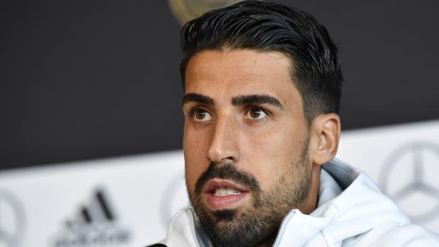 Khedira regala 1200 entradas a personas desfavorecidas