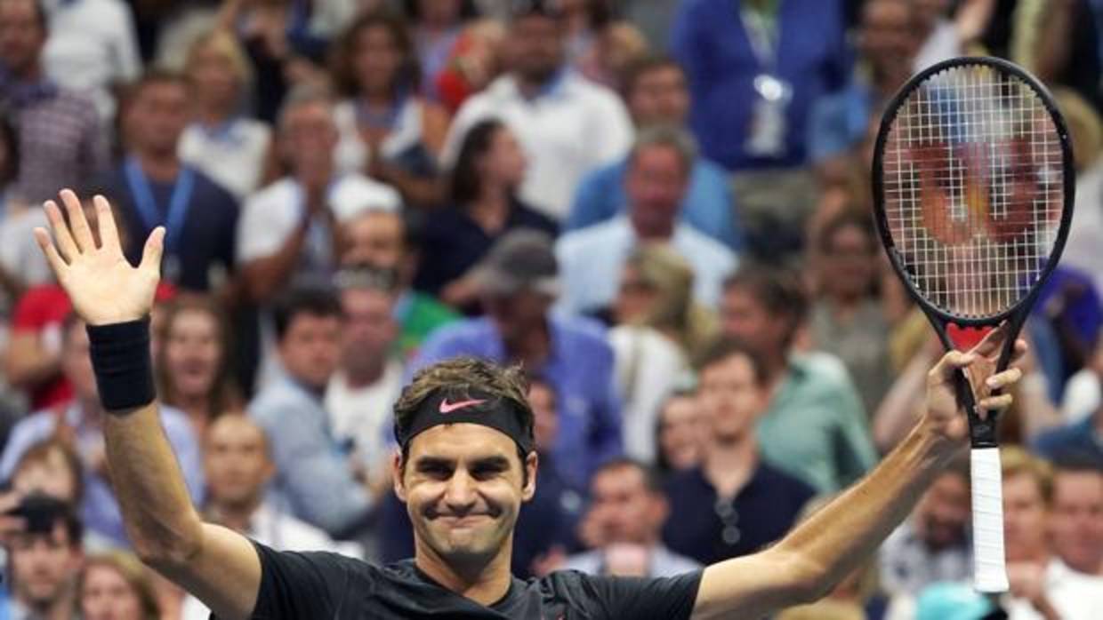 Roger Federer celebra su victoria frente a Philipp Kohlschreiber en octavos de final del US Open
