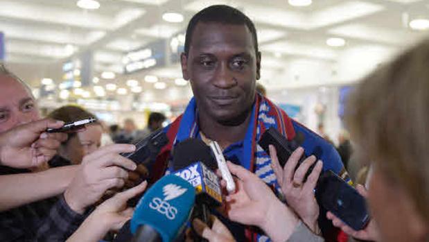 Emile Heskey ha perdido contacto con familiares por el huracán Irma