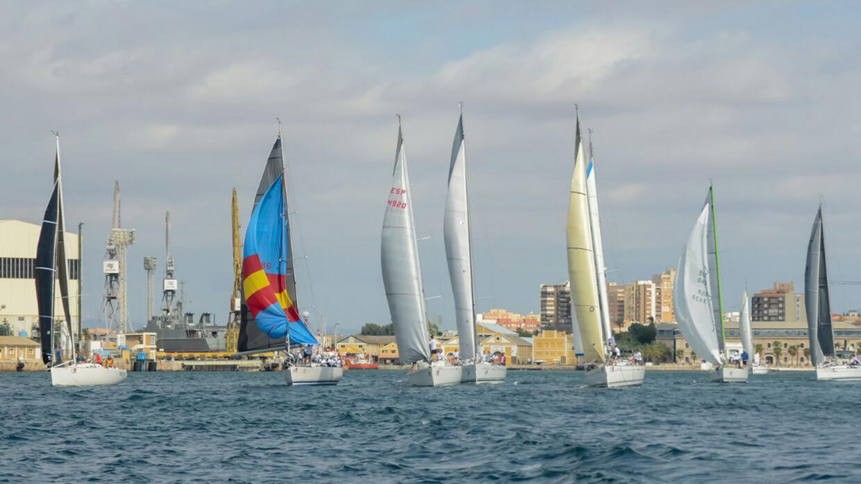 Primera jornada espectacular de la Regata Año Jubilar