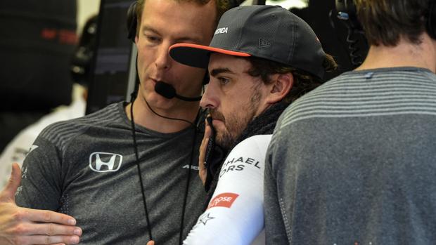 Alonso: «El objetivo es estar con los dos coches en los puntos»