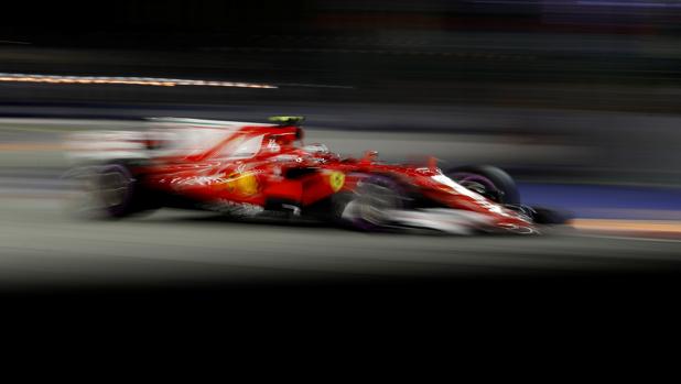 Vettel logra la pole, Alonso saldrá octavo y Sainz, décimo