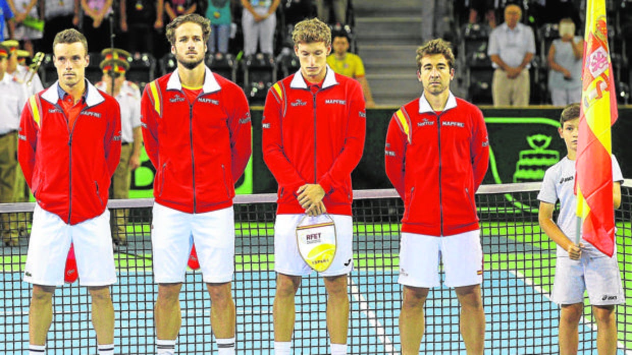 El equipo español en uno de sus últimos partidos