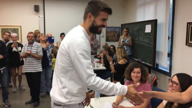 Piqué vota y lamenta: «Esto es una vergüenza, las imágenes hablan por sí solas»