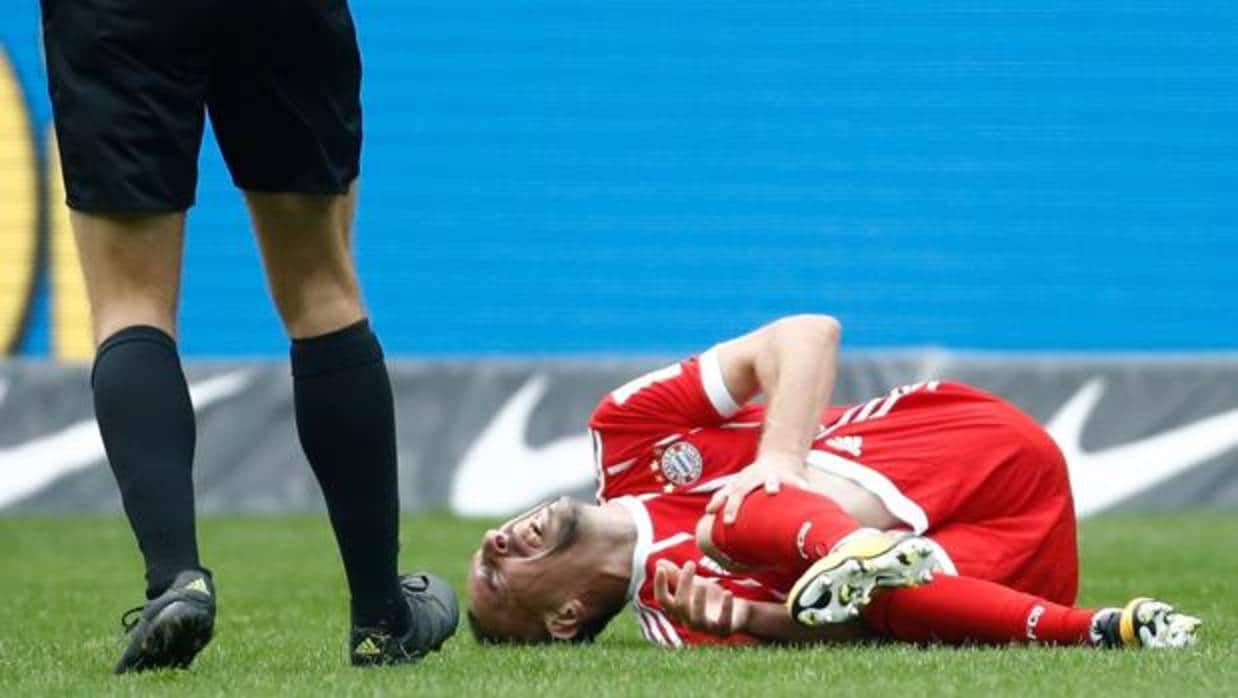 Franck Ribery se duele de la lesión que se produjo ante el Hertha