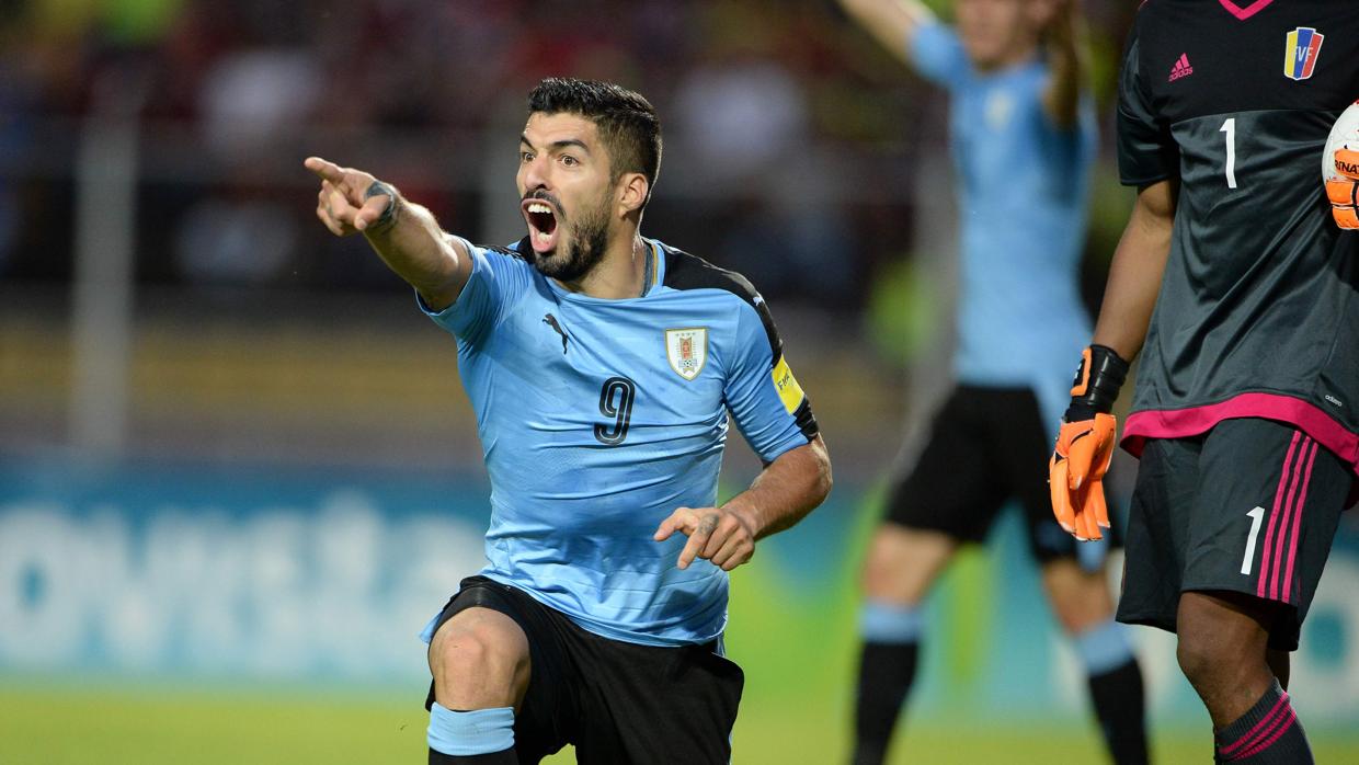 Luis Suárez durante el partido entre Uruguay y Venezuela