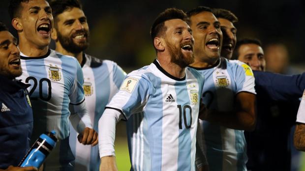 Un estelar Leo Messi mete a Argentina en el Mundial con un «hat-trick»