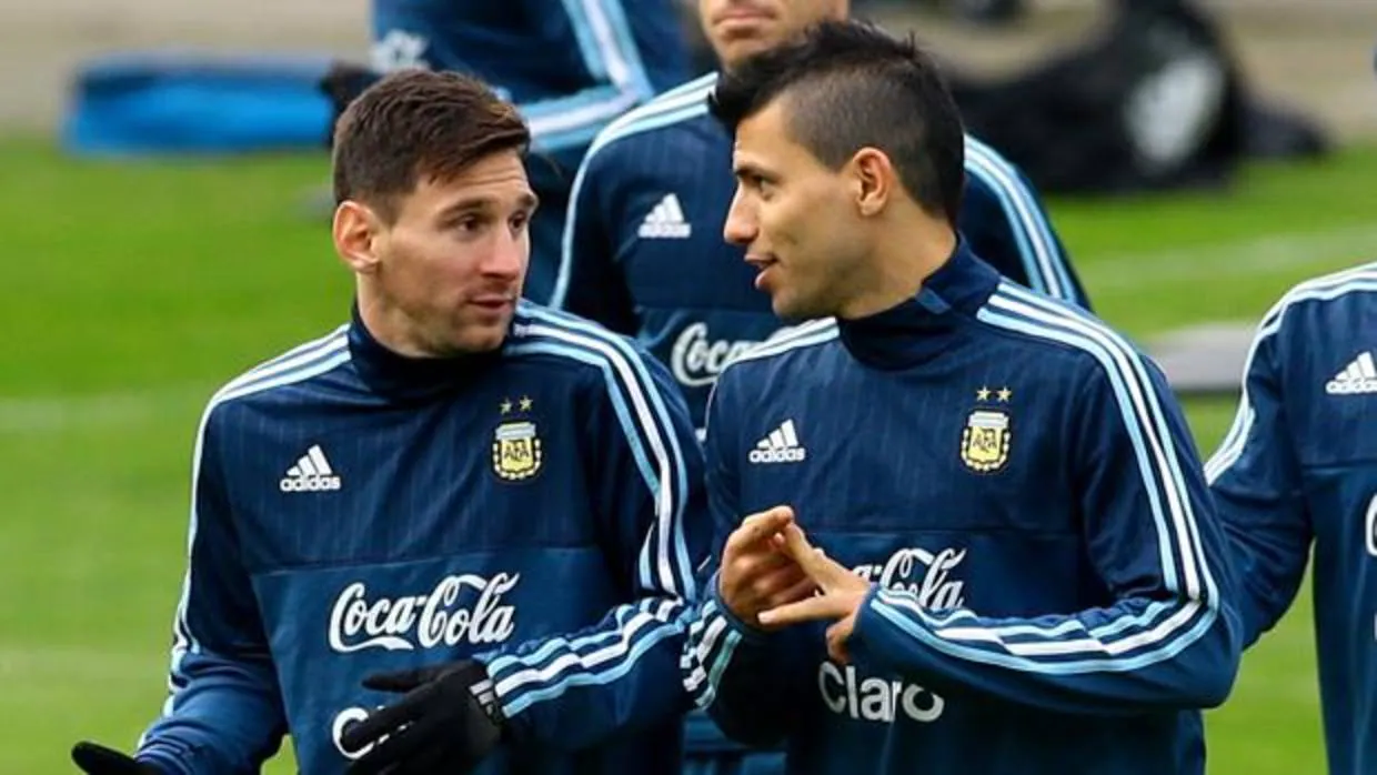 Messi y Agüero, en una concentración de la selección argentina