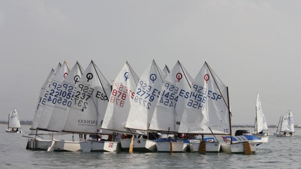 Mal arranque del II Trofeo de la Hispanidad de Optimist